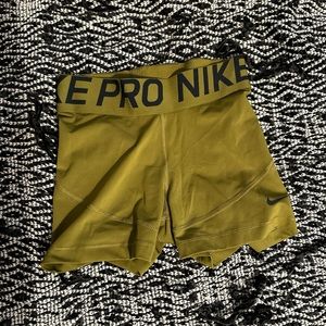 Nike pro XS